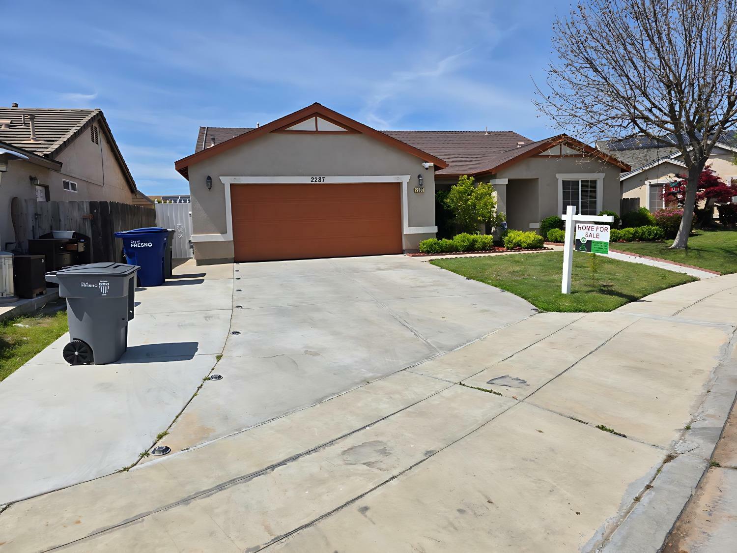 Property Photo: 2287 N Vernal Avenue CA 93722