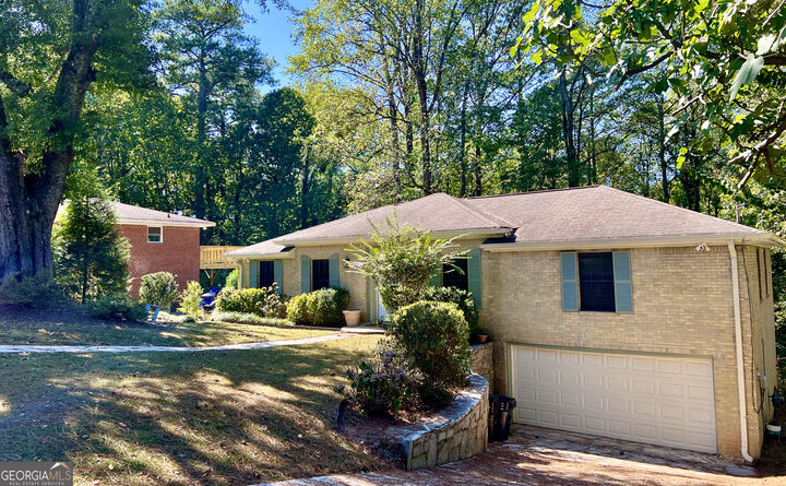 Property Photo:  3211 Flamingo Drive  GA 30344