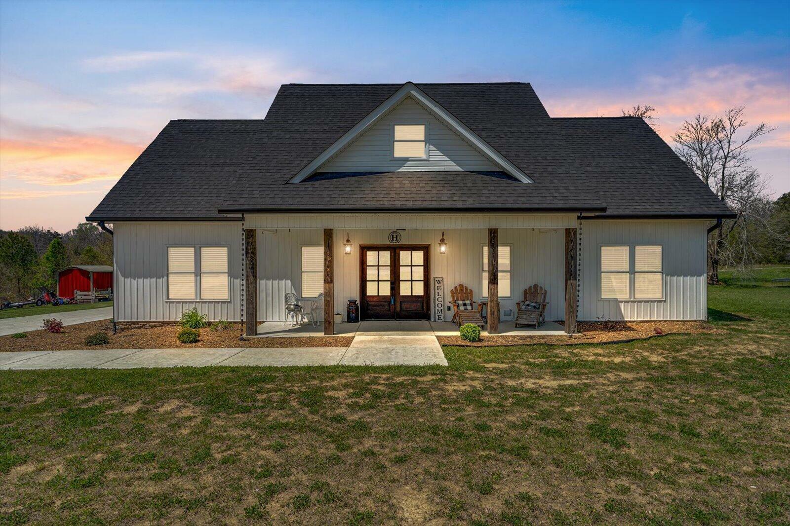 Property Photo: 84 18th Avenue TN 37339