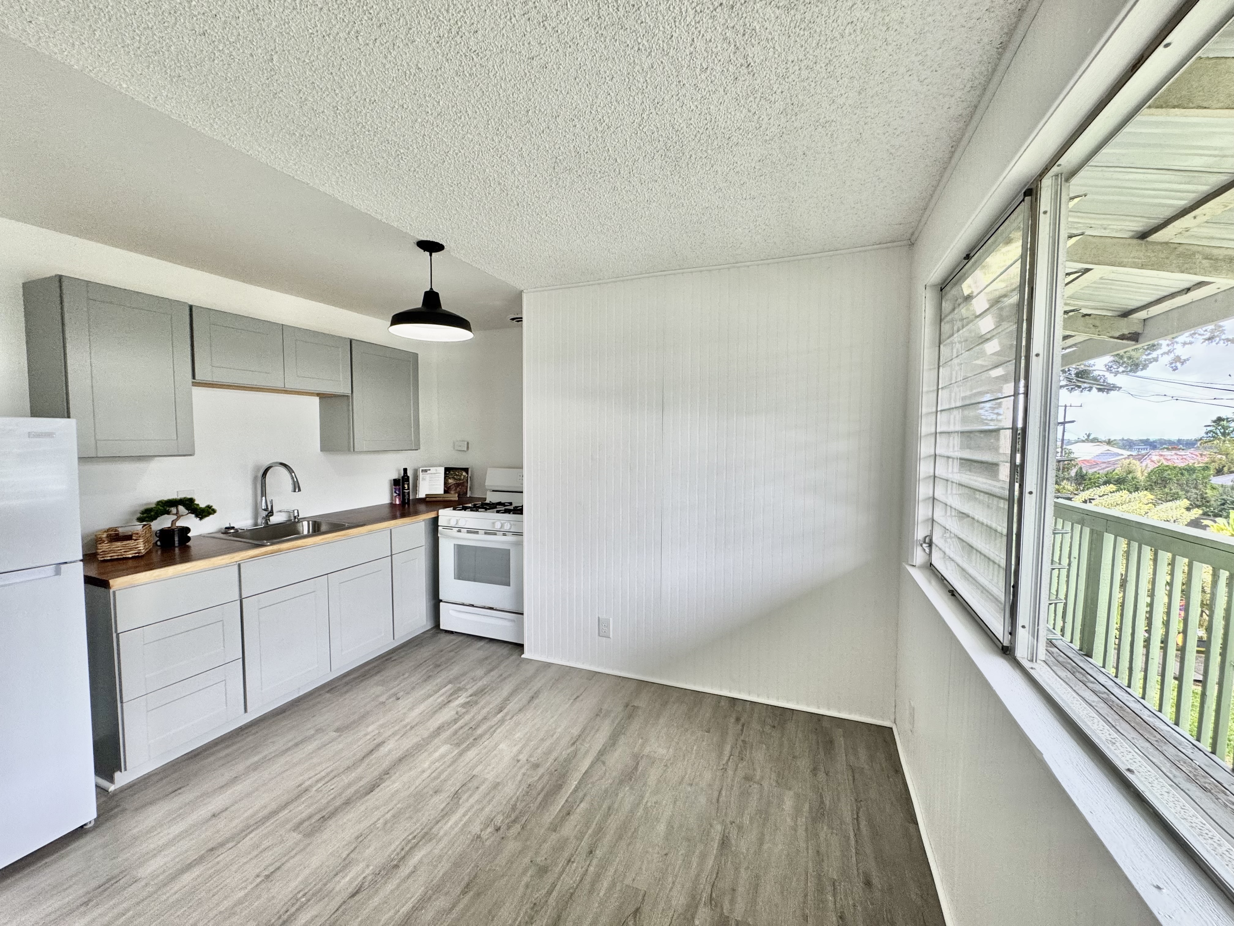 Property Photo: 485 Waianuenue Ave 224 HI 96720