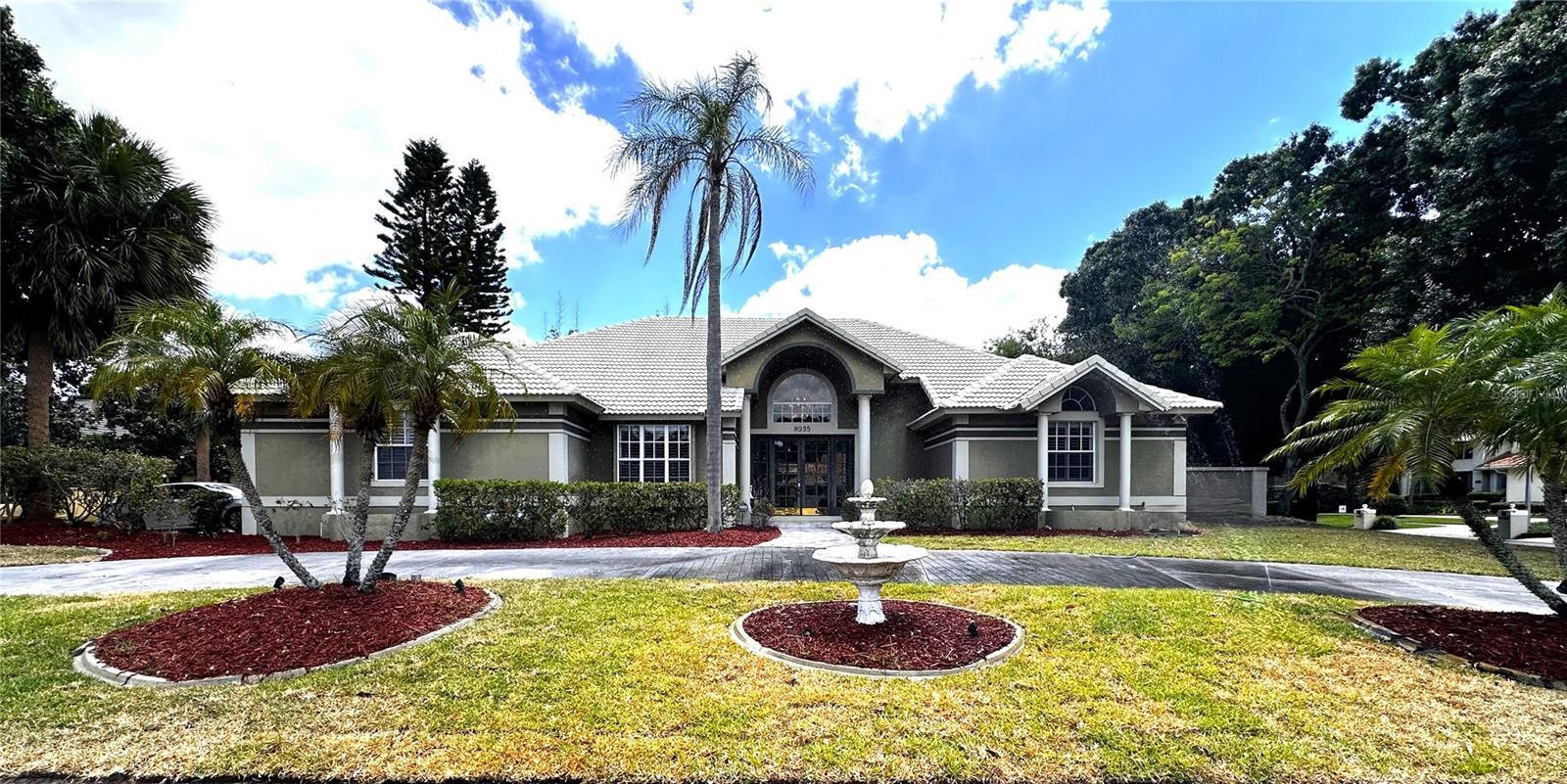 8935 Jonathan Manor Drive  Orlando FL 32819 photo