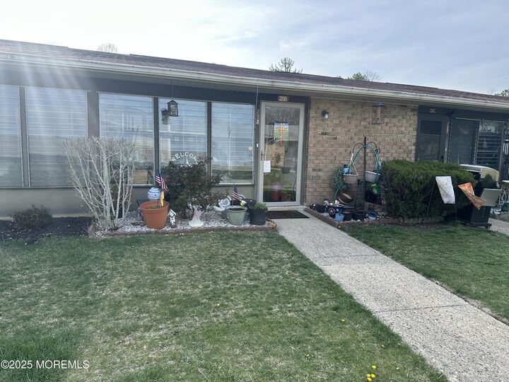 21B Yorkshire Court  Manchester NJ 08759 photo