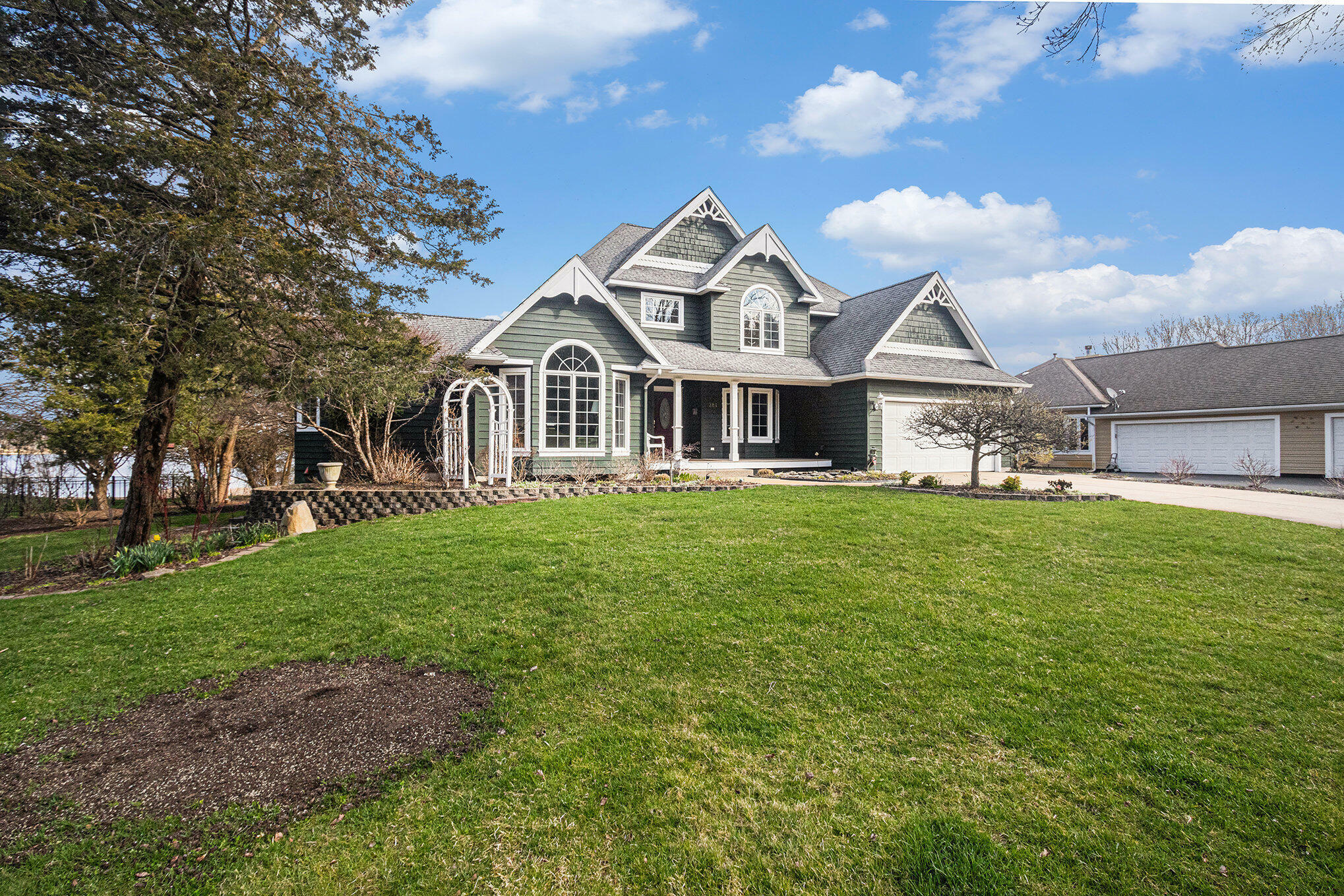 Property Photo: 284 Riverview Drive MI 49406