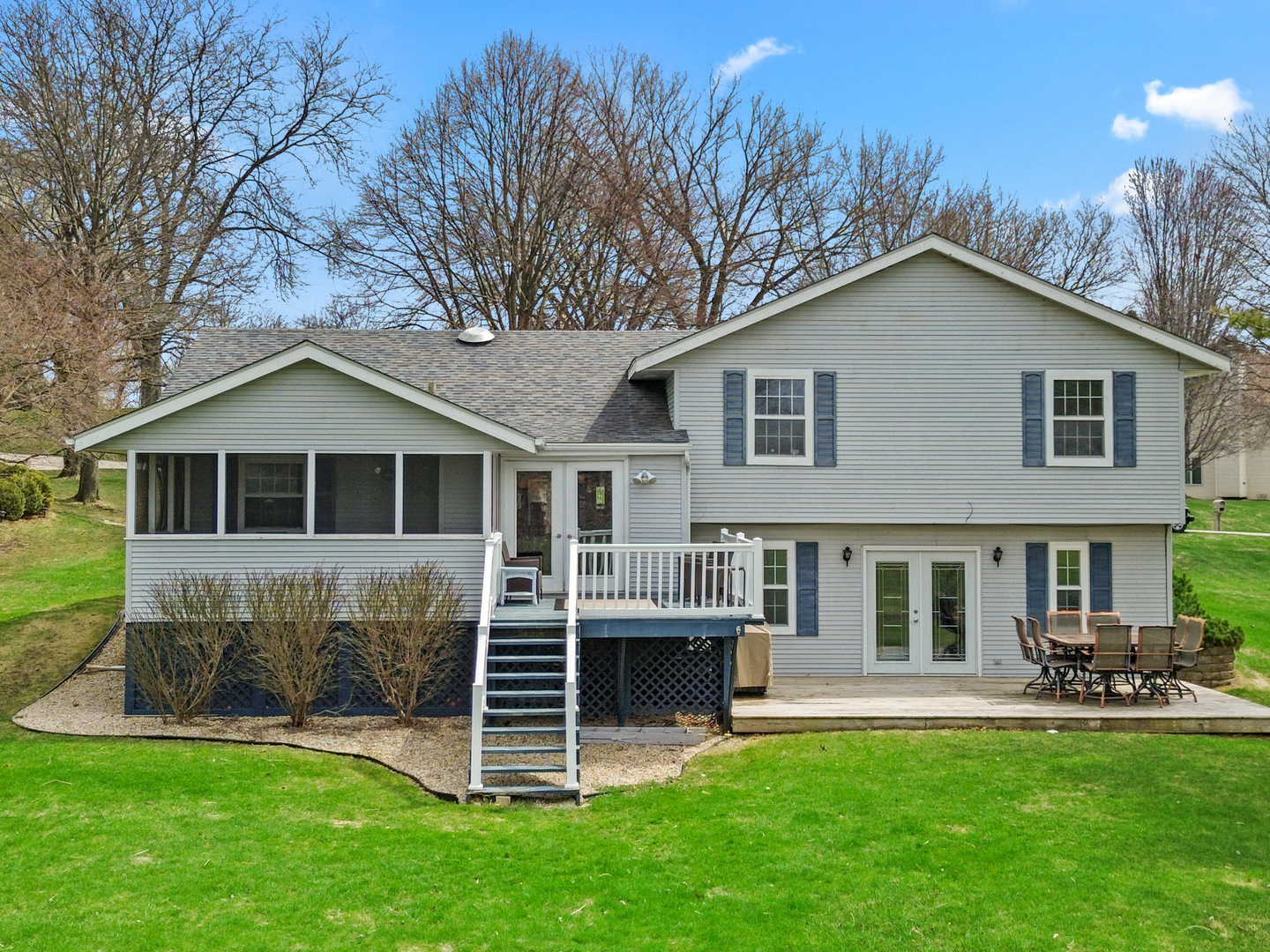 Property Photo: 12520 Greensview Circle IL 61073