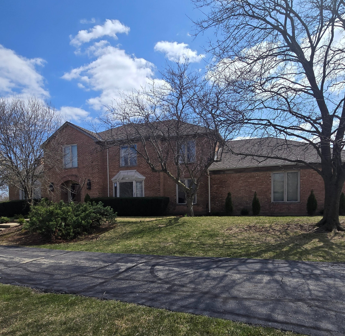 Property Photo: 3 Brandywine Road IL 60010