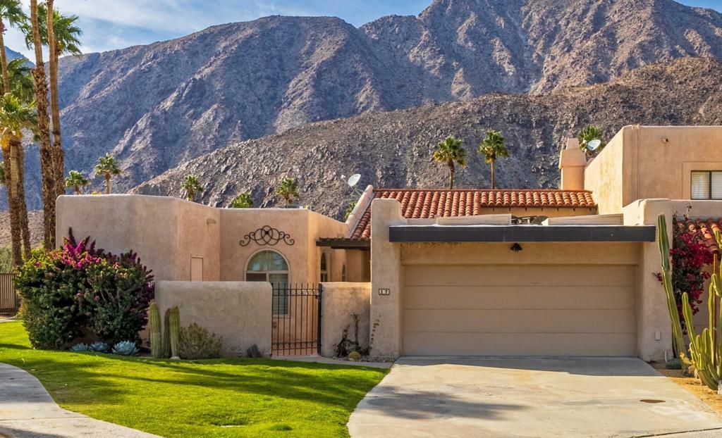 Property Photo: 202 Pointing Rock Drive 17 CA 92004