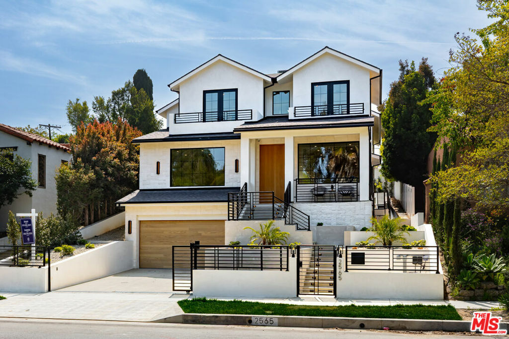Property Photo: 2565 Patricia Avenue CA 90064