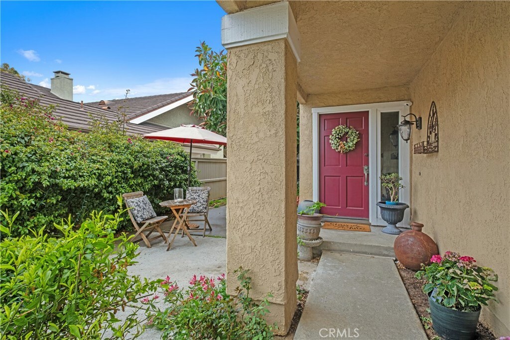 Property Photo: 9 Northgrove 11 CA 92604