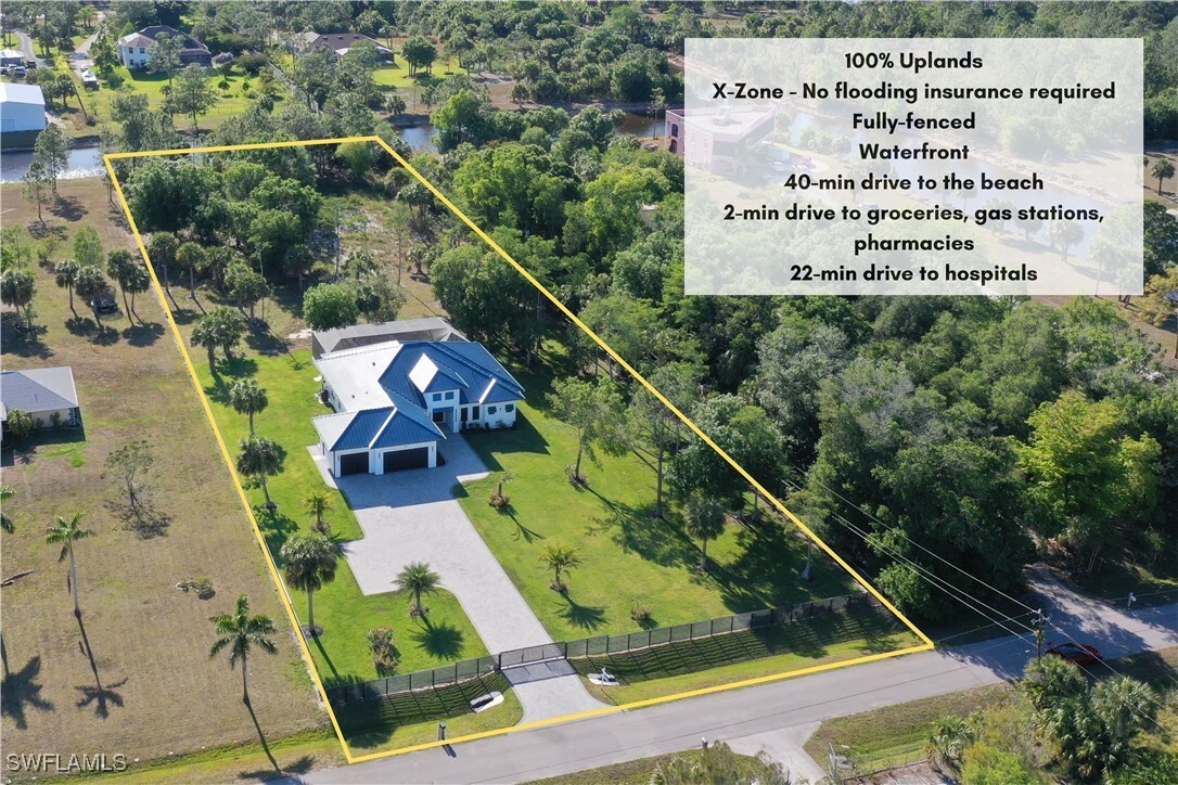 Property Photo: 841 10th Street NE FL 34120