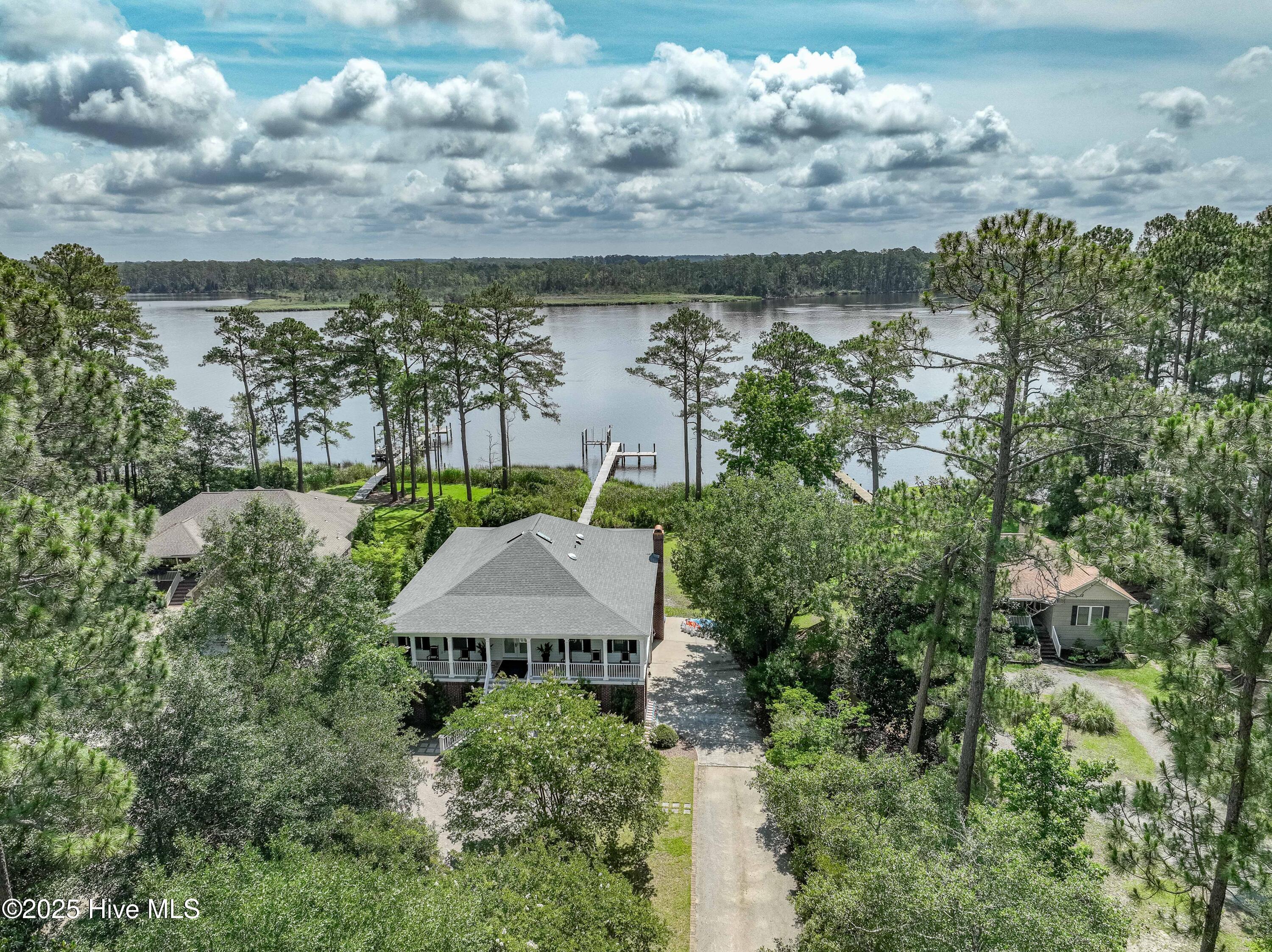 Property Photo: 923 Crooked Creek Drive NC 28560
