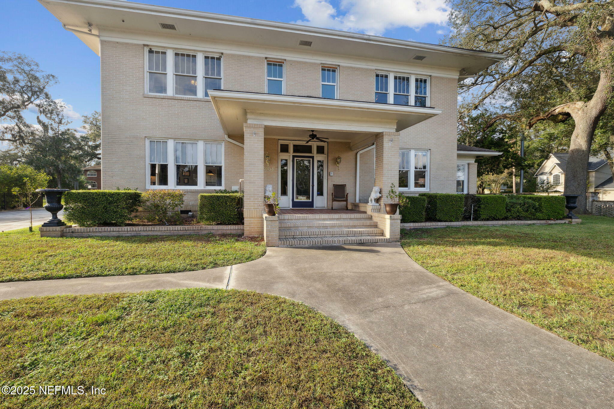 Property Photo: 3903 St Johns Avenue FL 32205