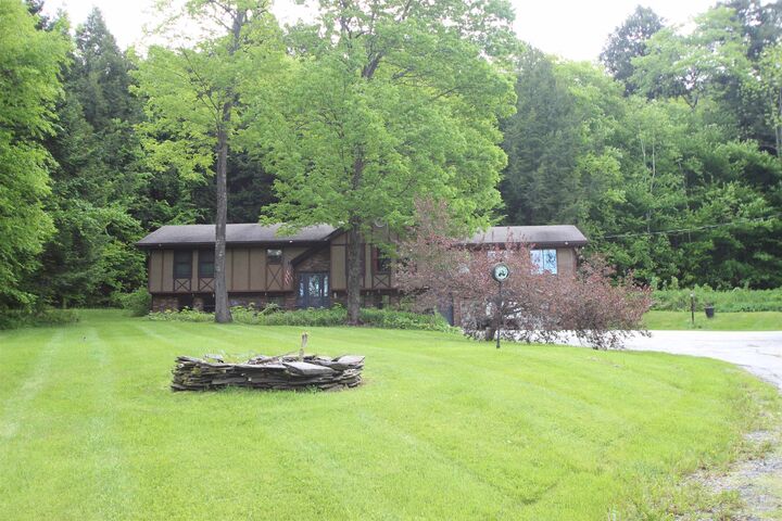 Property Photo:  1824 Paine Turnpike South  VT 05602-9093 