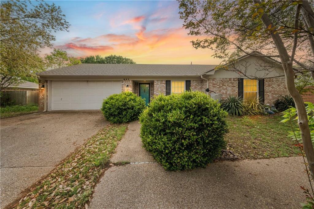 Property Photo: 237 Westhill Drive TX 76643