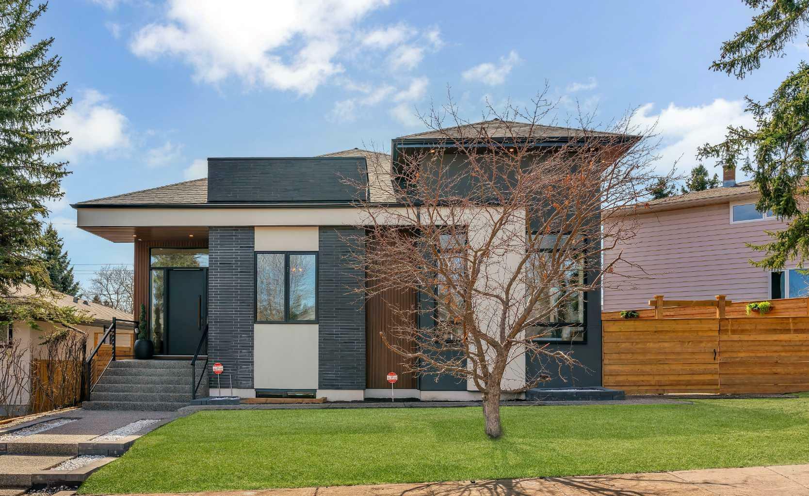 Property Photo: 1027 39 Avenue NW AB T2K 0E2