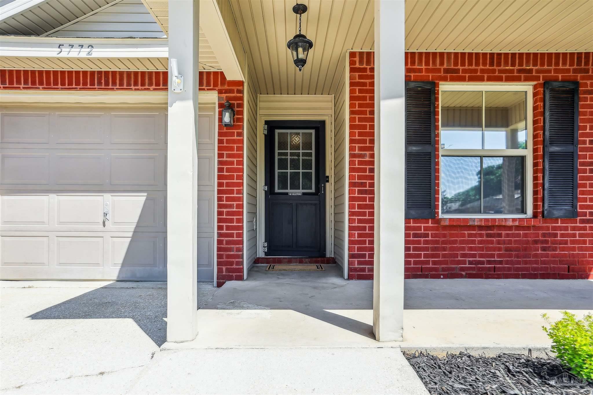 Property Photo: 5772 Pescara Dr FL 32571