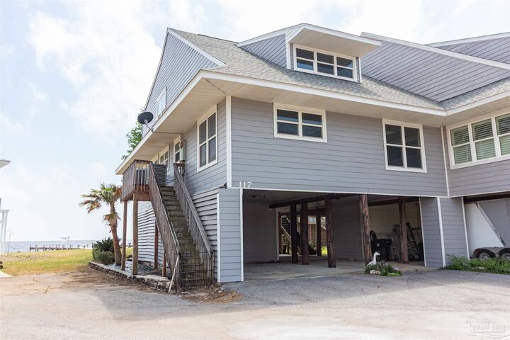 Property Photo:  117 Bayshore Dr  FL 32507 