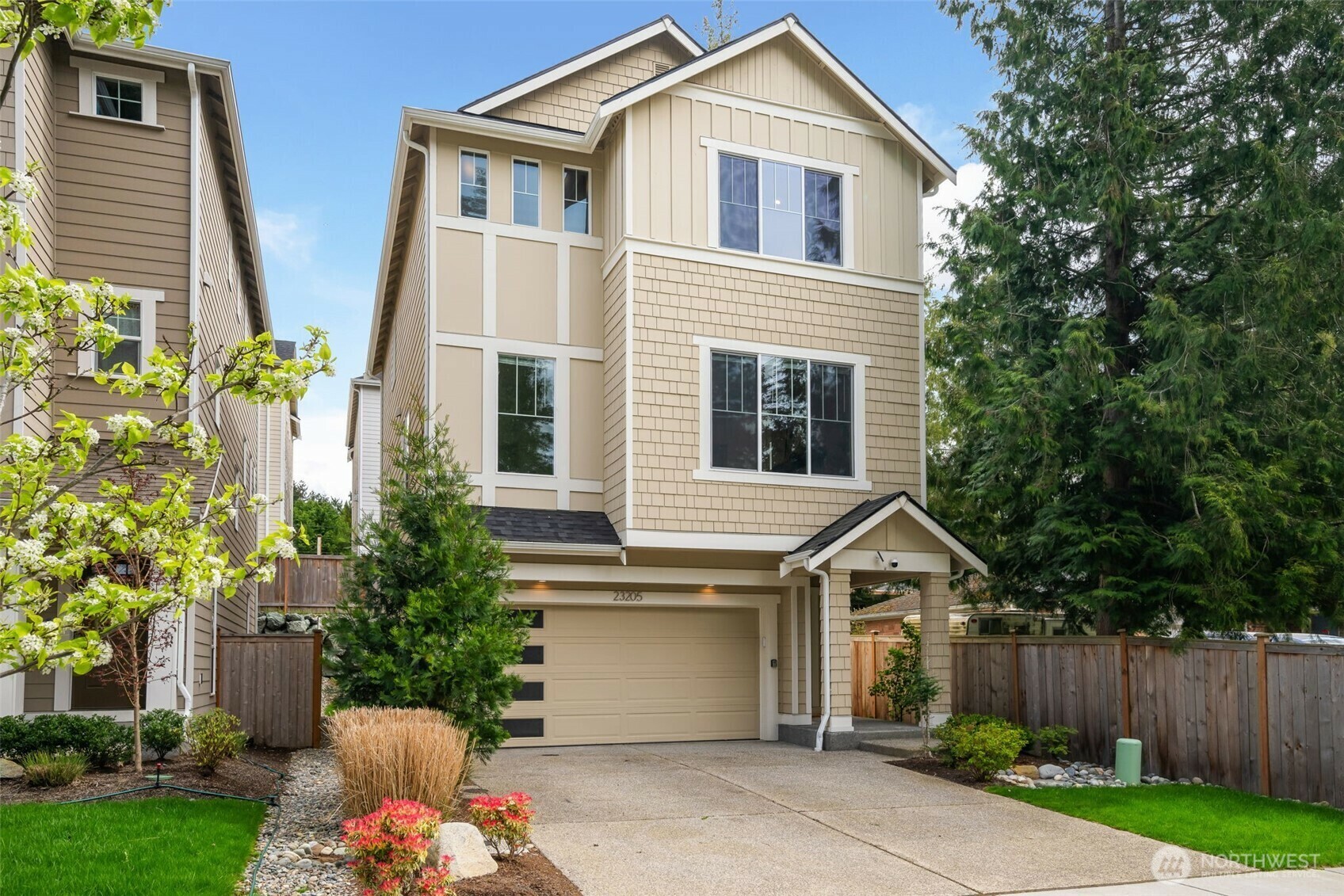 23205  89th Ave  W 8  Edmonds WA 98026 photo