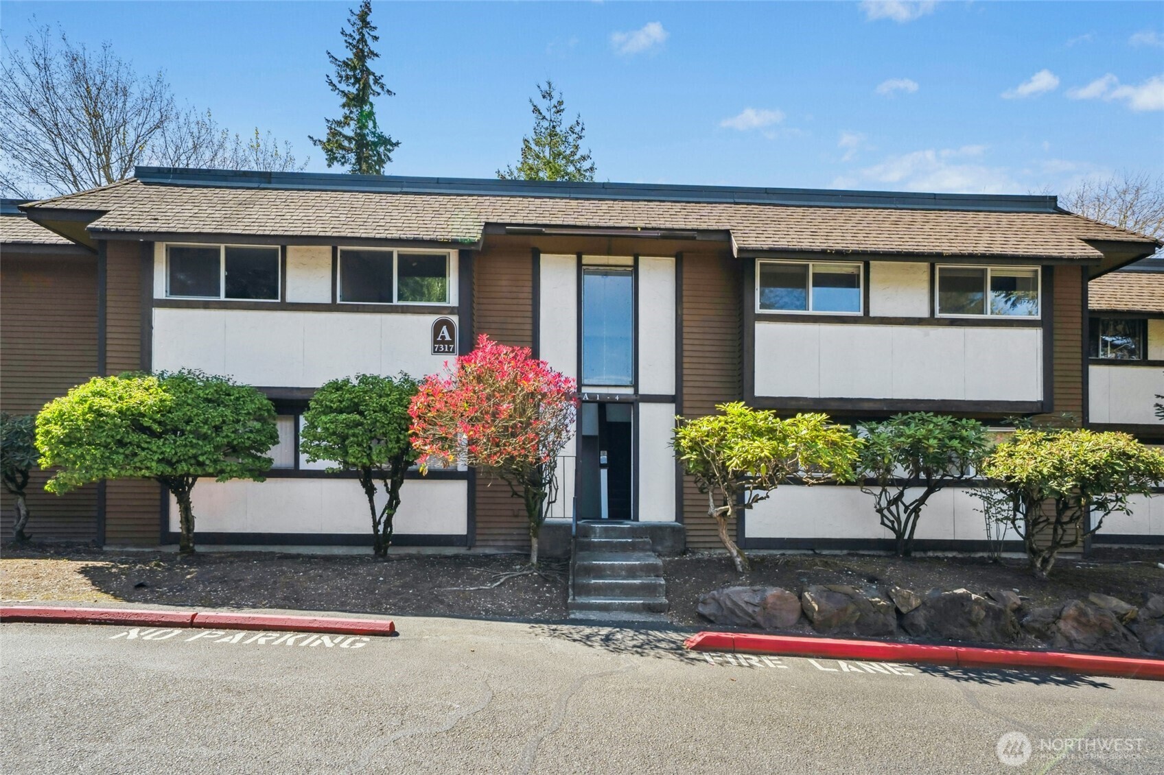Property Photo:  7317  224th Street SW A4  WA 98026 