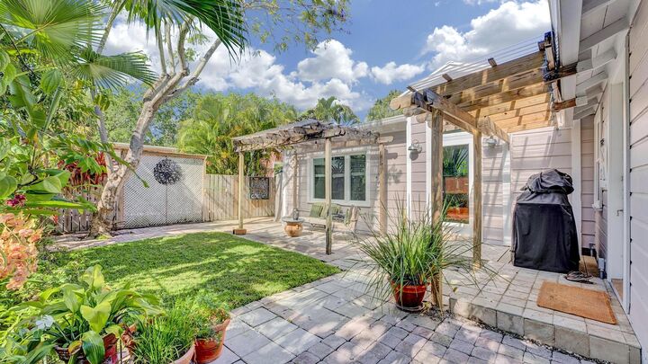 42 Palm Square  Delray Beach FL 33483 photo