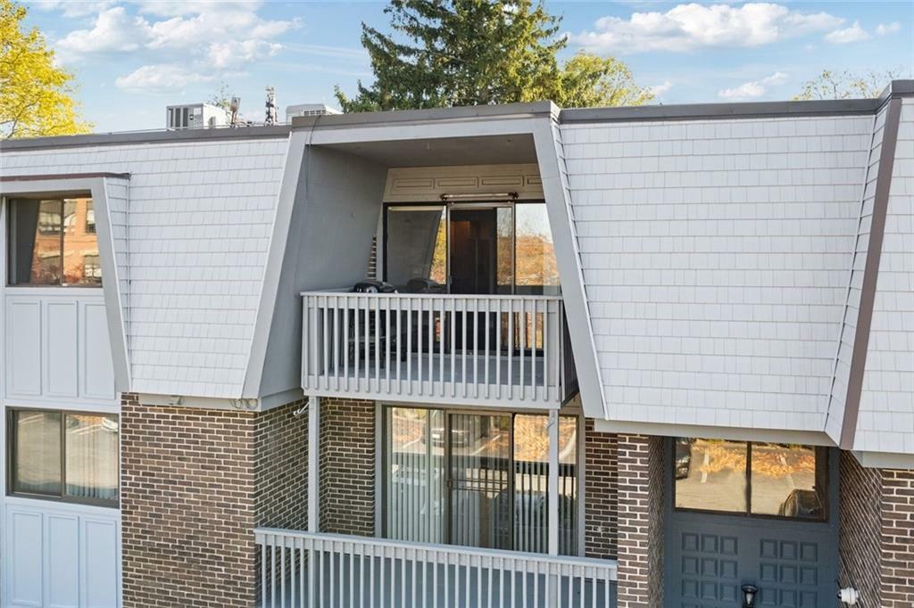Property Photo: 125 Van Zandt Avenue 307 RI 02840