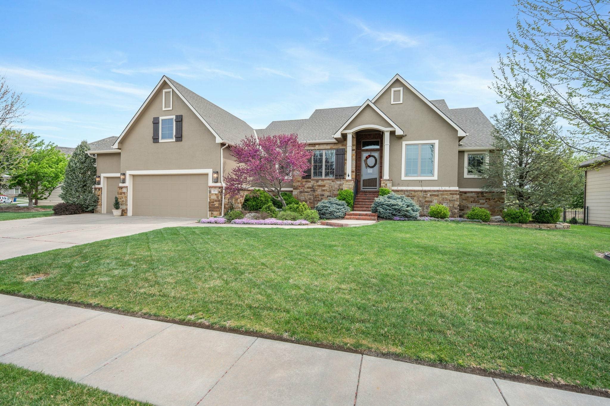 Property Photo: 2524 N Rough Creek Rd KS 67037