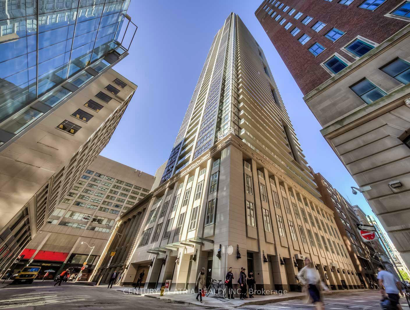 Property Photo: 70 Temperance Street 1604 ON M5H 0B1