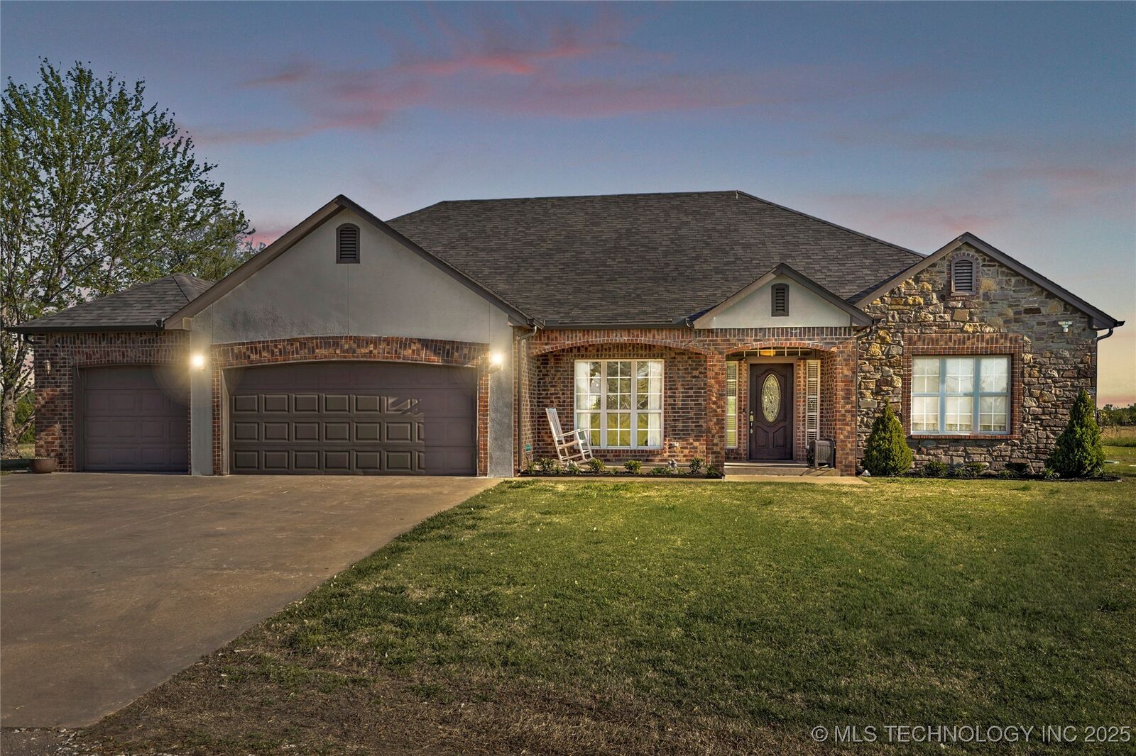 Property Photo:  33085 E 71st Street S  OK 74014 