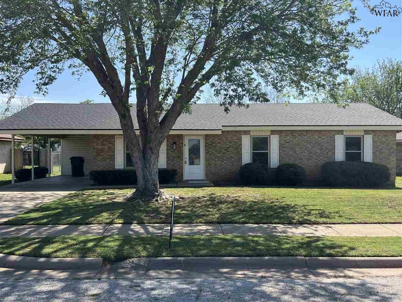 Property Photo: 1631 Grandview East TX 76306