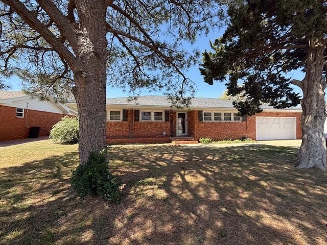 Property Photo:  1915 Evergreen Street  TX 79065 