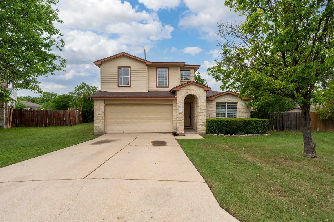 Property Photo: 141 Sydneys Way TX 78610
