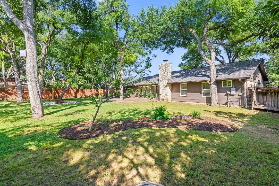 Property Photo: 5911 West Gate Boulevard TX 78745
