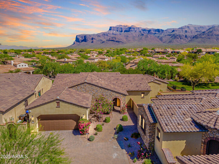 Property Photo: 3171 S Hawthorn Court AZ 85118