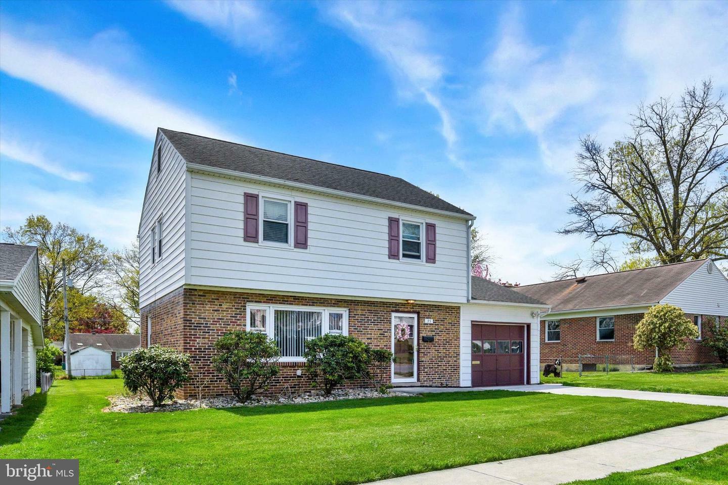 Property Photo: 35 Country Club Place W PA 17011