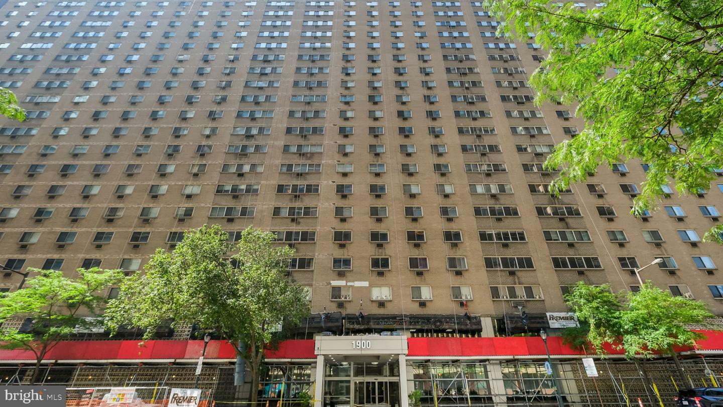 Property Photo: 1900 John F Kennedy Boulevard 1412 PA 19103