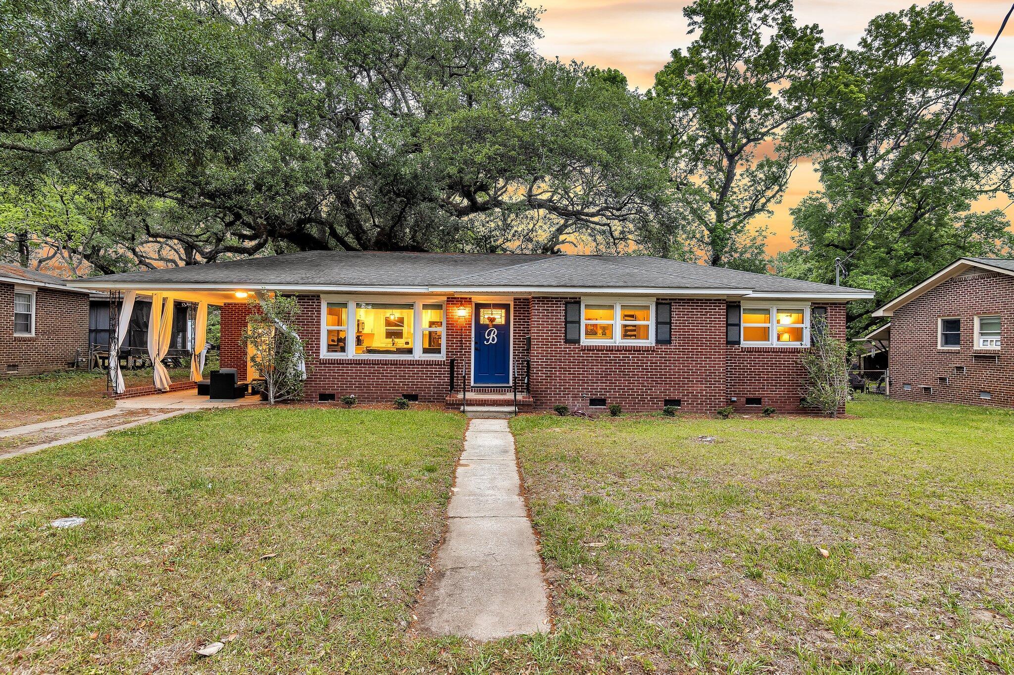 Property Photo: 1142 Camden Street SC 29405