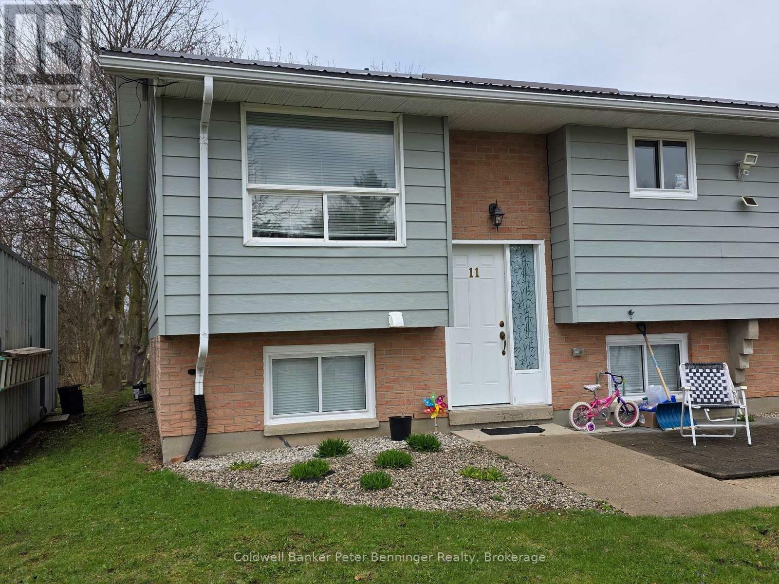 Property Photo: 158 Victoria Street South 11 ON N0G 2N0