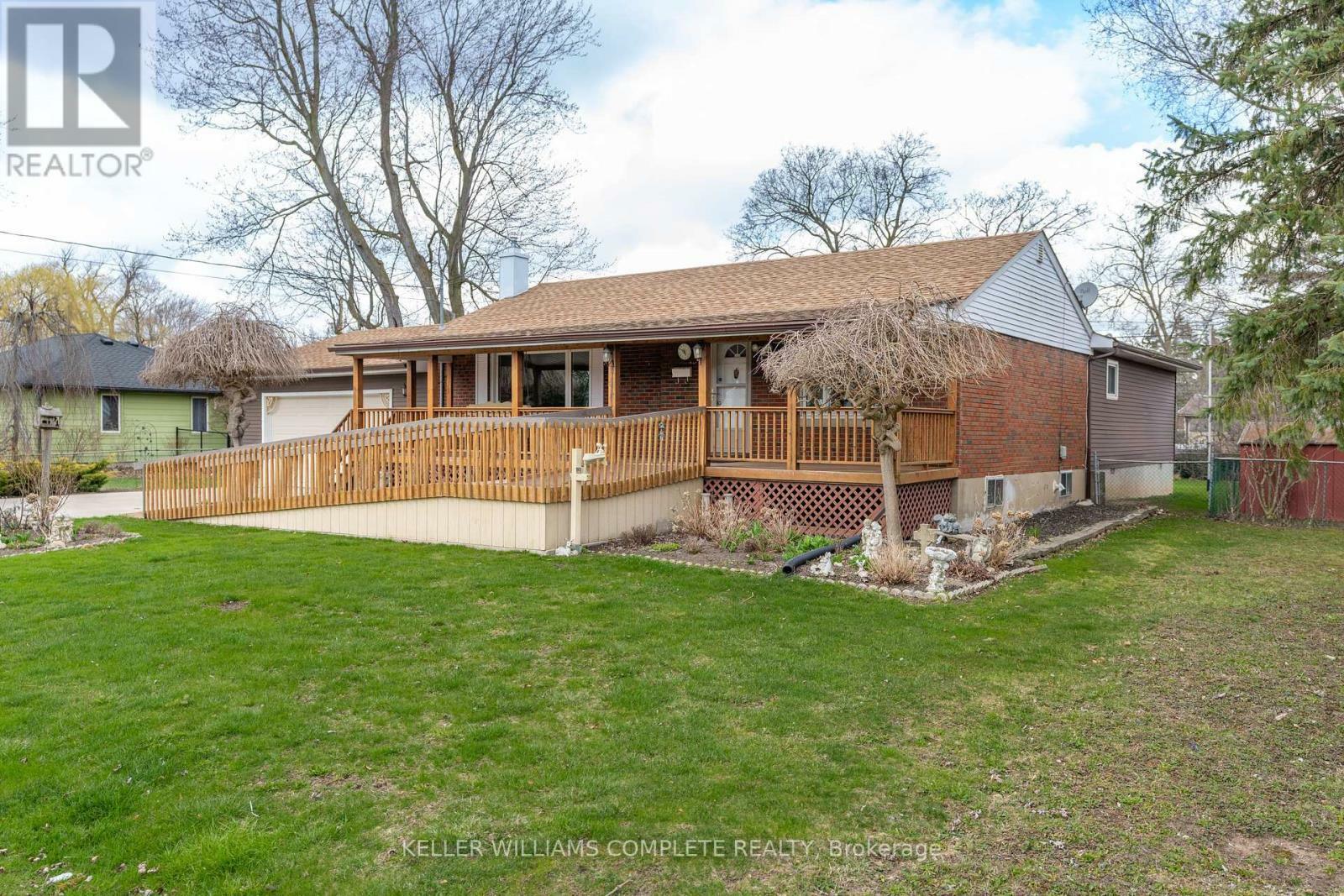 Property Photo: 1404 Orchard Avenue ON L2A 3E6