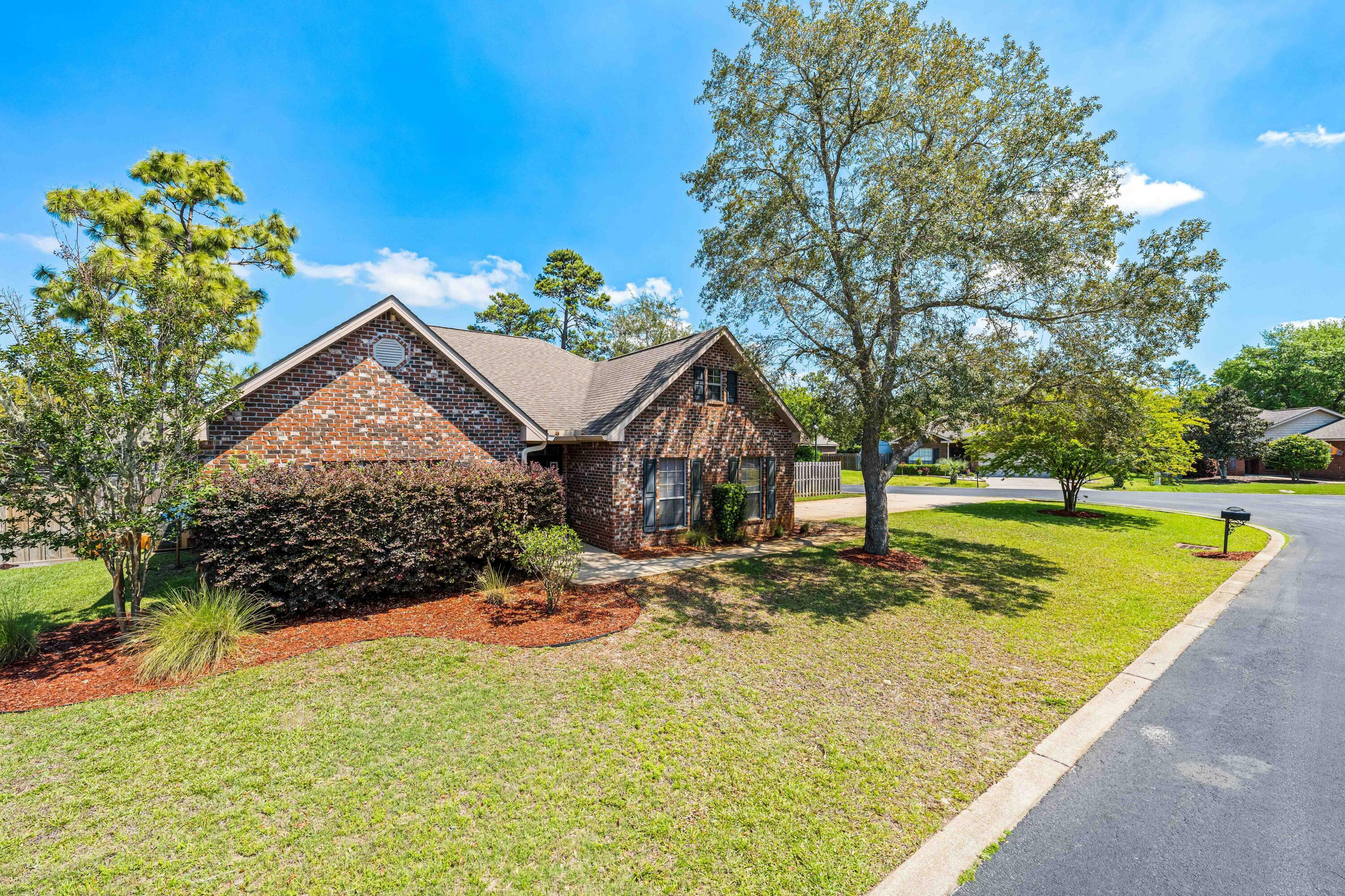 Property Photo: 22 Macy Lane FL 32459