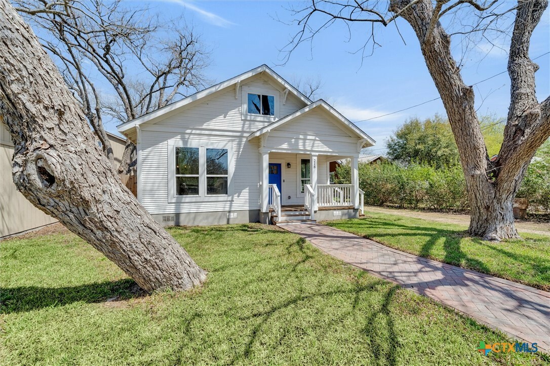 Property Photo: 218 S Riogrande Street TX 78644