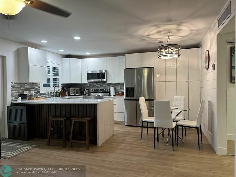 Property Photo: 2860 NE 14th St Cswy 105 FL 33062