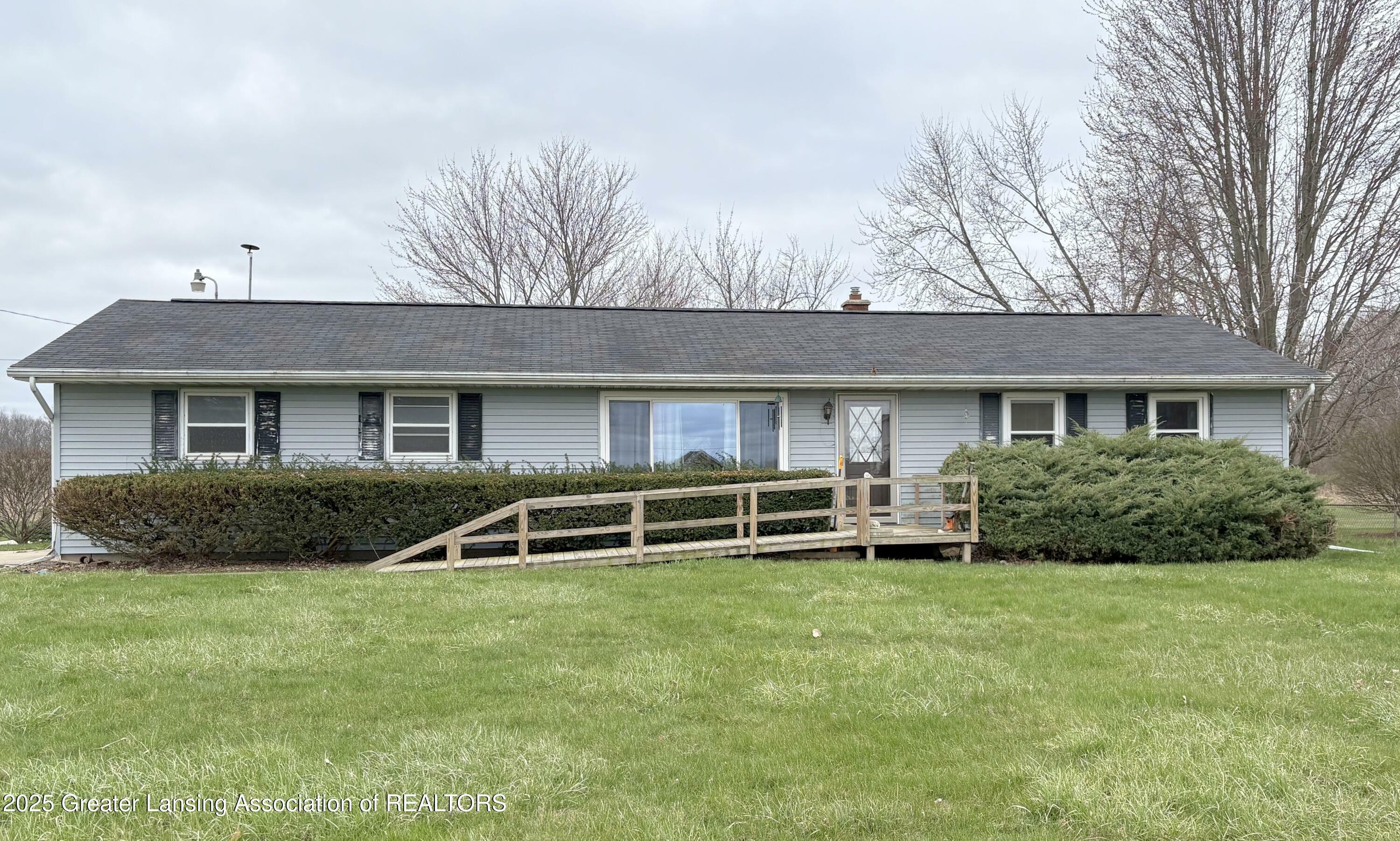 Property Photo: 2122 E Vermontville Highway MI 48813