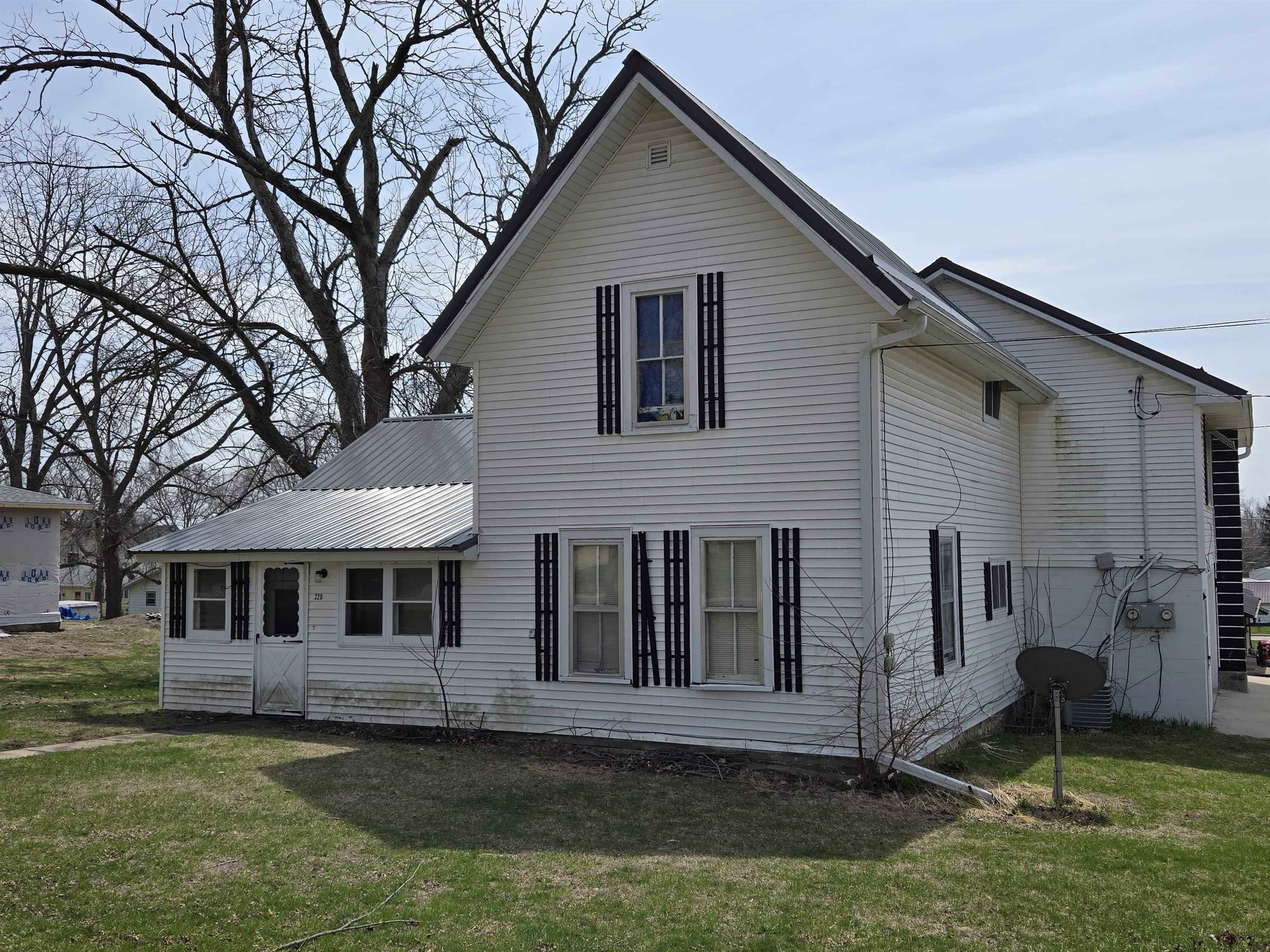 Property Photo: 220 W Spring Street IA 52076