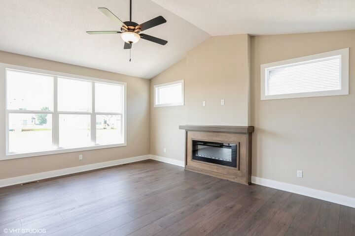 Property Photo:  6517 NE George Avenue  IA 50327 