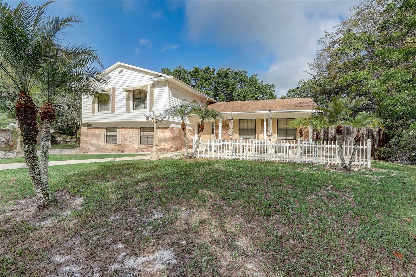 Property Photo:  1204 Swan Street  FL 32708 