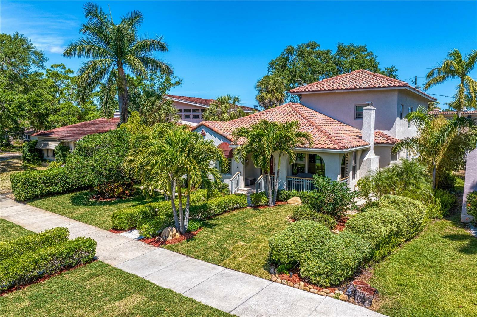 Property Photo: 2421 Brevard Road NE FL 33704