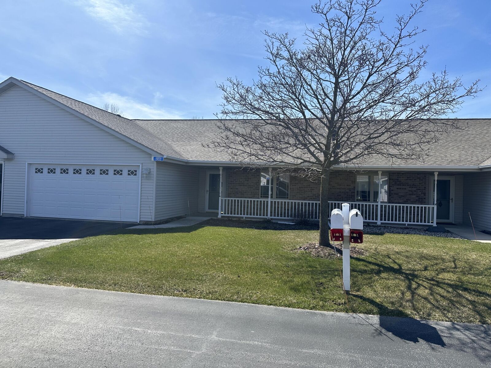 Property Photo:  1902 Havenwood Ct  WI 53081 