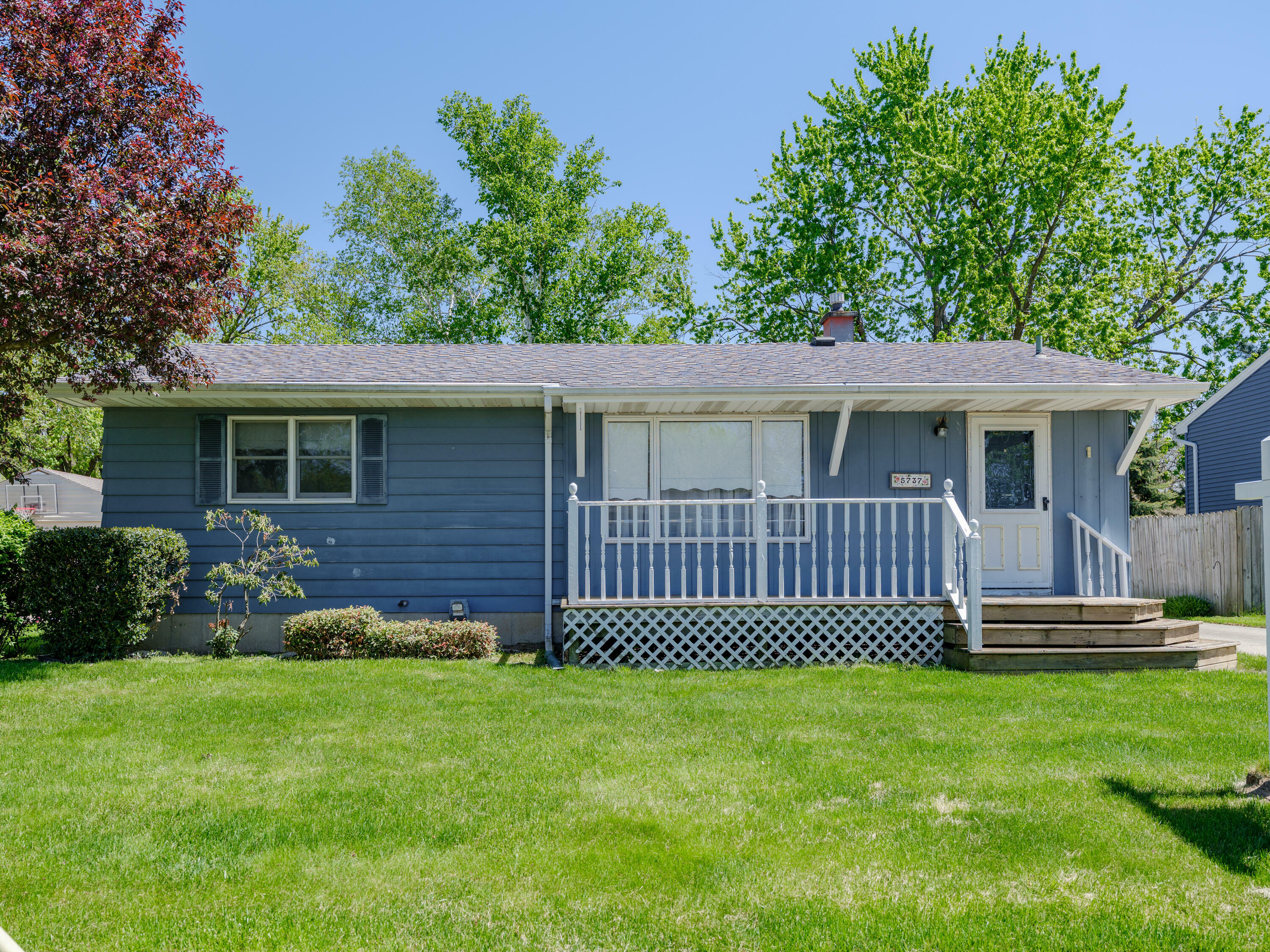 Property Photo: 5737 Cheshire Street MI 49002