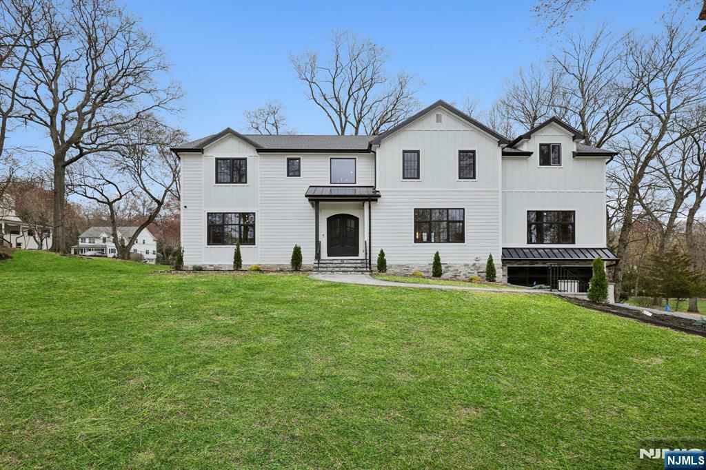 Property Photo:  32 Hurley Avenue  NJ 07481 