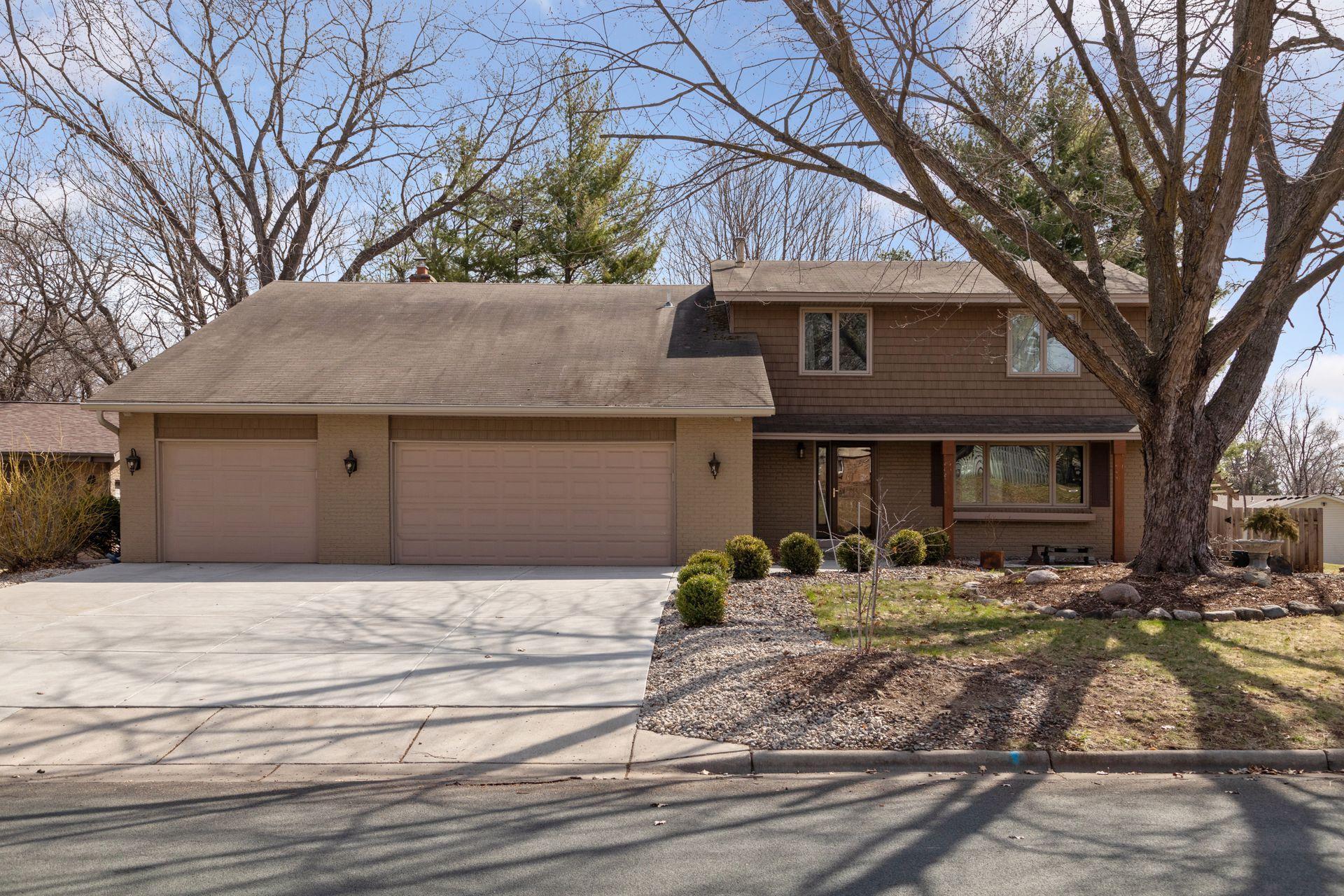 Property Photo:  15011 Oakland Avenue  MN 55306 