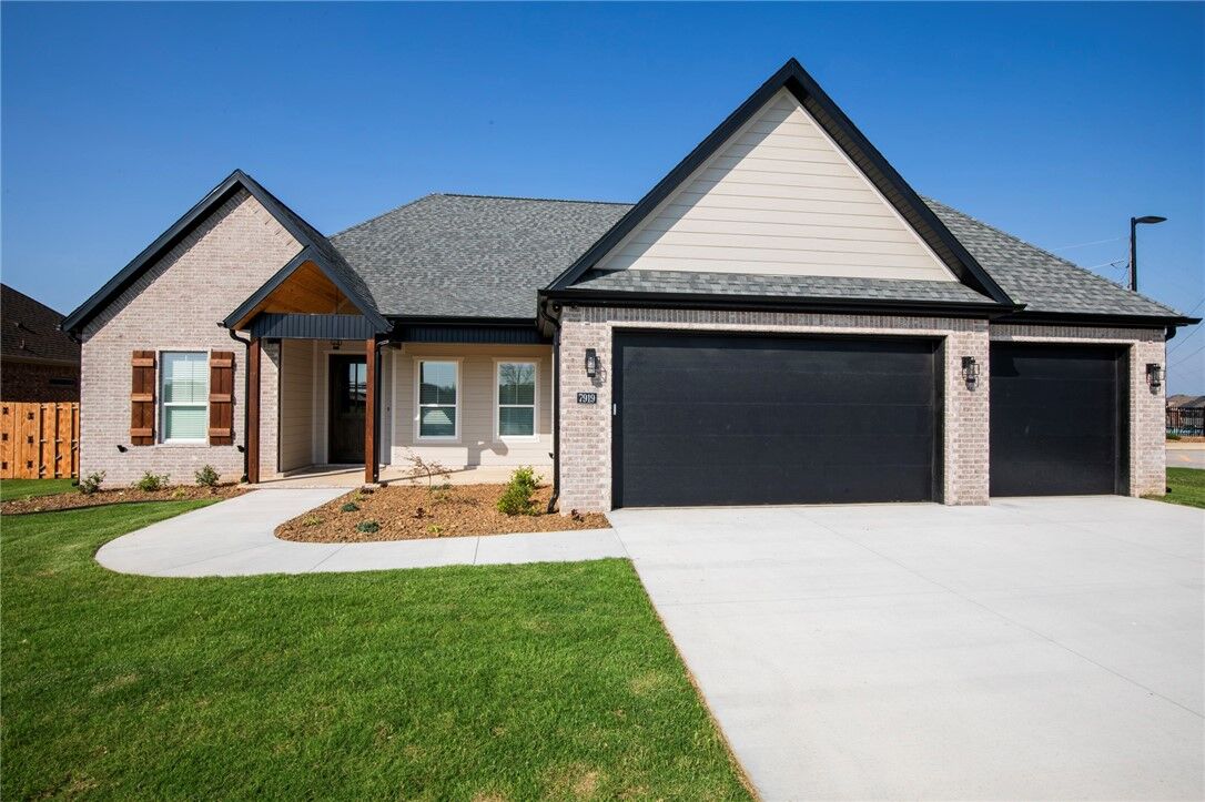 Property Photo:  7919 Via Roma Avenue  AR 72762 